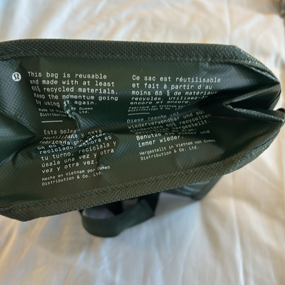 Lululemon green bag - Picture 7 of 7